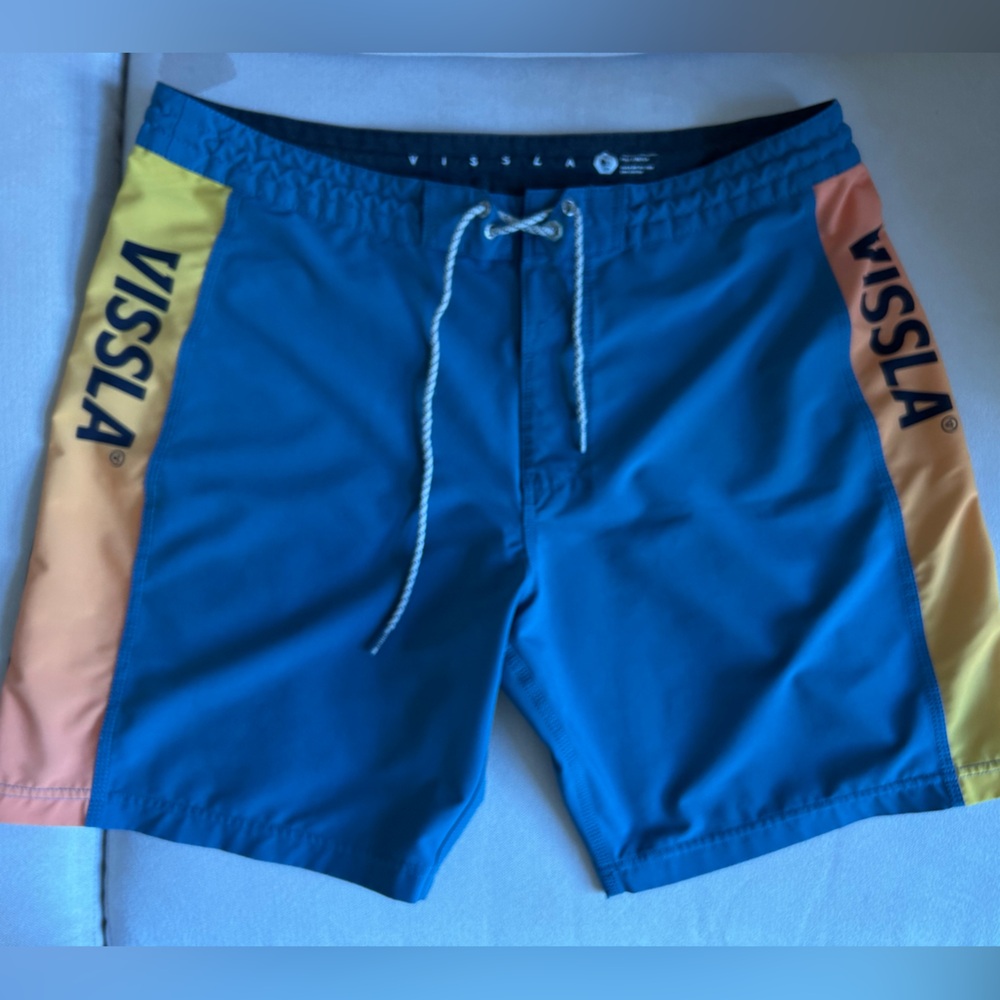 VISSLA‎ Board / Swim Shorts Men’s Size 38